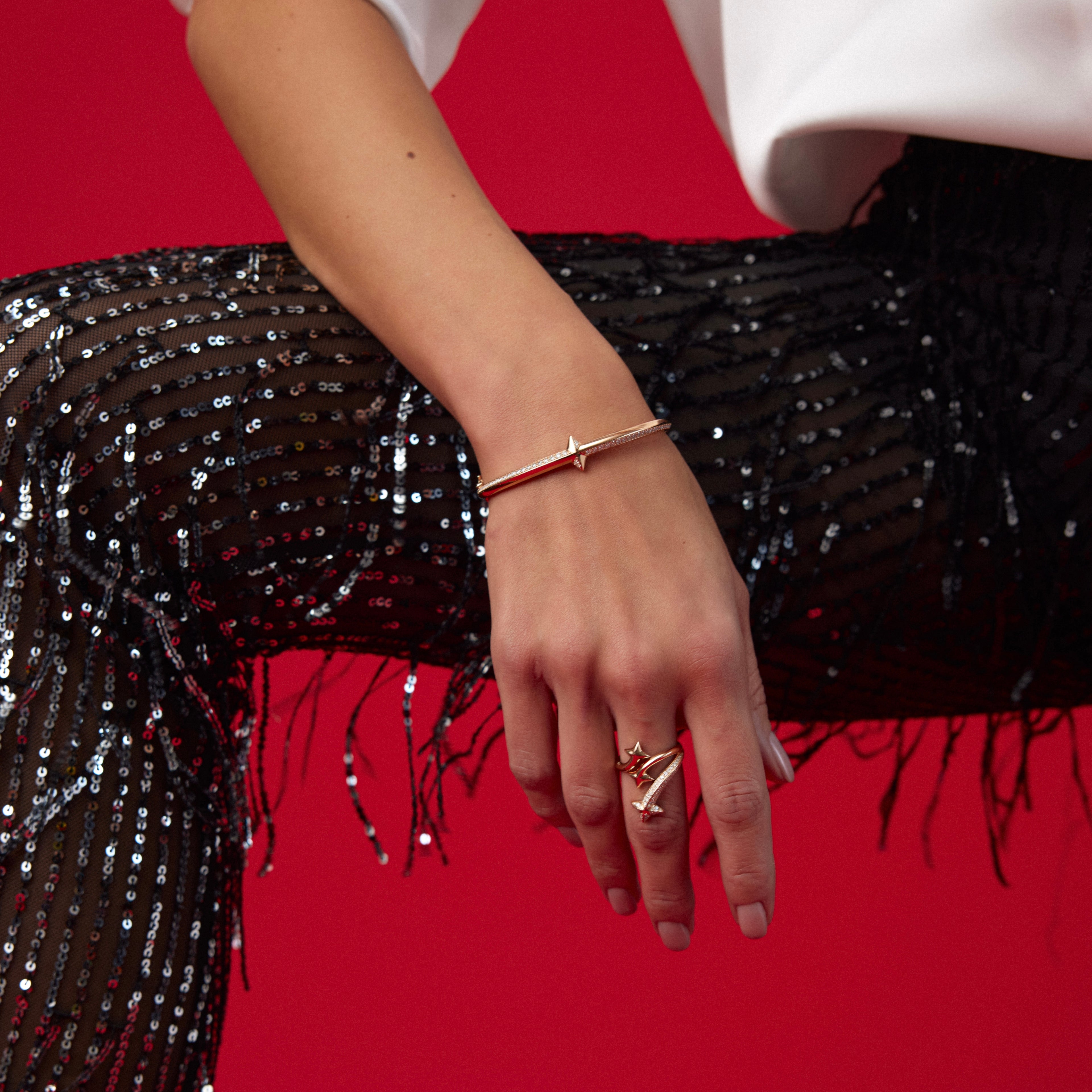 Halfy Star 14K altın bileklik yakın çekim, pırlanta detayları