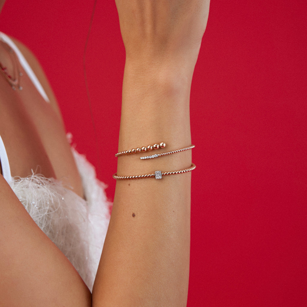 Bubble Bileklik - 0.14 ct pırlanta balon tasarım 14K altın bileklik bilekte görünümü