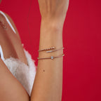 Bubble Bileklik - 0.14 ct pırlanta balon tasarım 14K altın bileklik bilekte görünümü