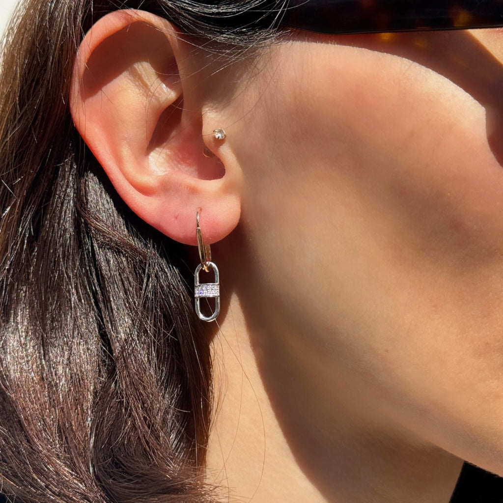 Clip küpe detay görünüm - 14K altın pırlanta sallantılı küpe - Ala Fine Jewelry