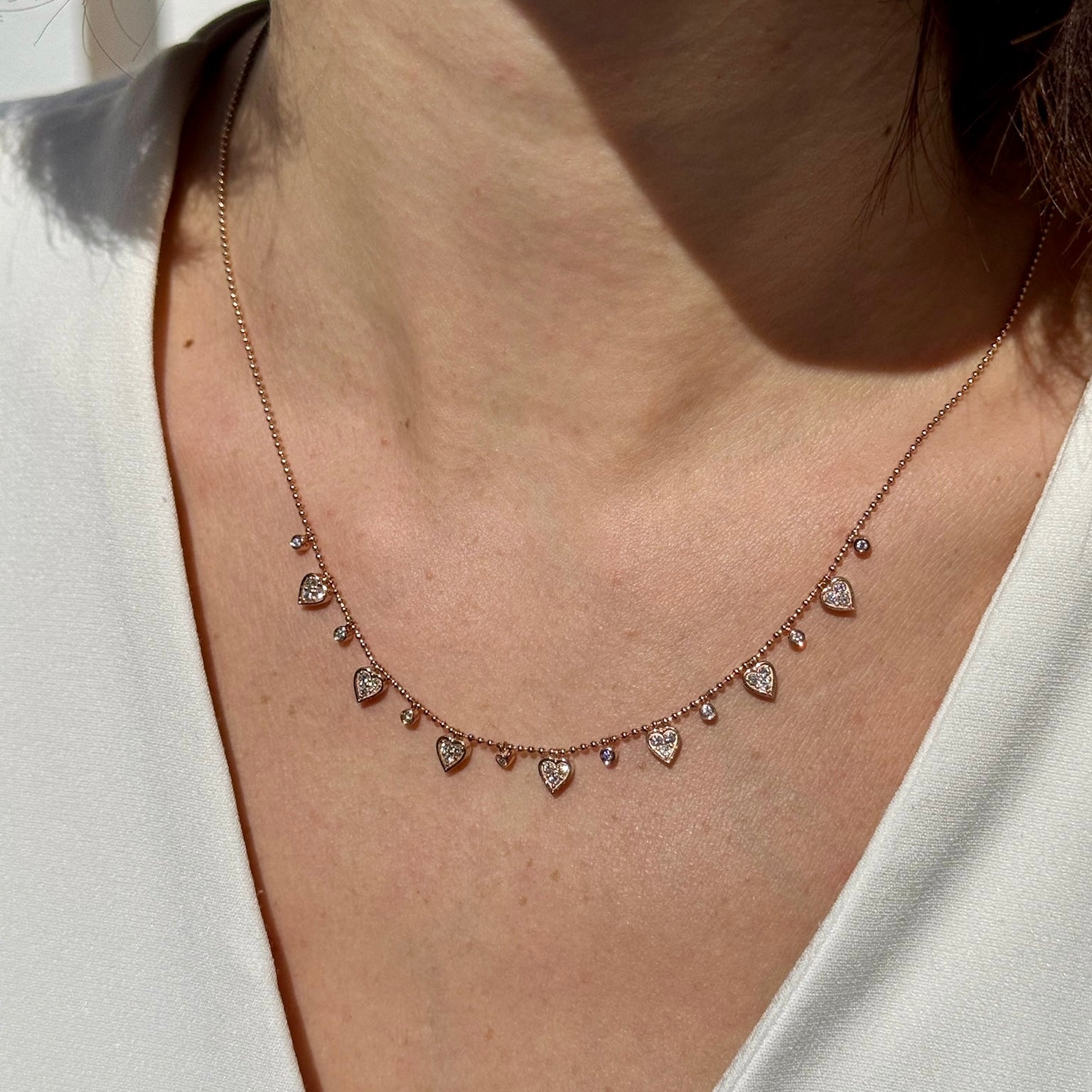 Eros kolye boyunda görünüm - 14K altın pırlanta kolye - Ala Fine Jewelry