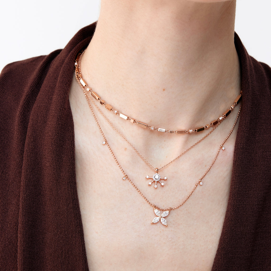 Golden Ray Kolye - Recta Kolye - pırlanta kolye yakın çekim detay