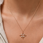 Pole Star Kolye boyunda görünümü - 14K altın pırlanta yıldız kolye