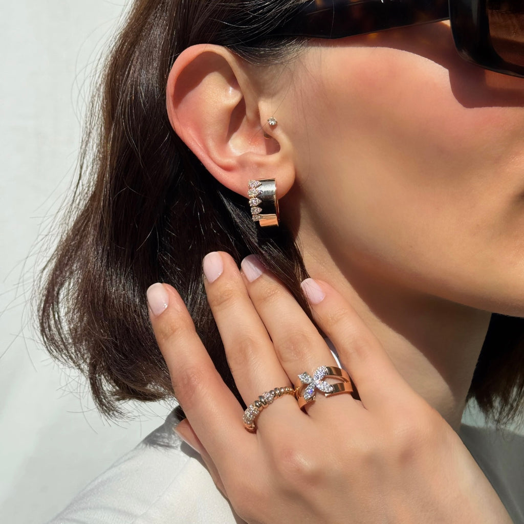 Bloom yüzük detay görünüm - 14K altın baget pırlanta yüzük - Ala Fine Jewelry