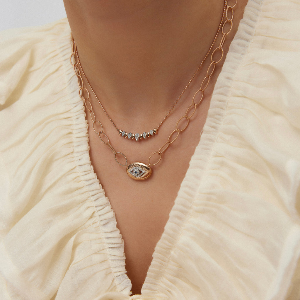 Watch Out Kolye - 0.18 ct pırlanta göz tasarım 14K altın kolye boyunda görünümü