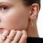 Trace Küpe - 0.30 ct E-VS pırlanta işlemeli 14K altın küpe yakın çekim