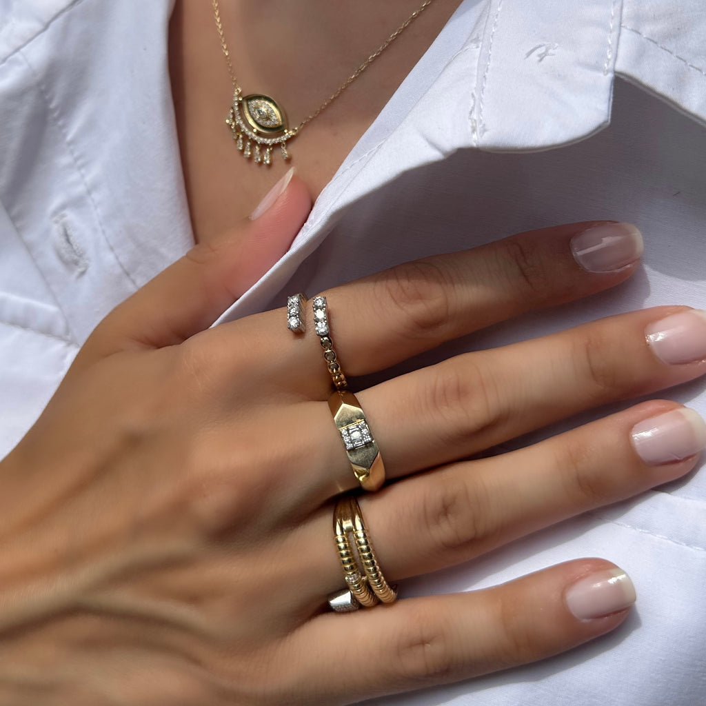 Bubelle pırlanta yüzük parmakta görünümü, 14K altın üzerinde göz alıcı pırlanta tasarım