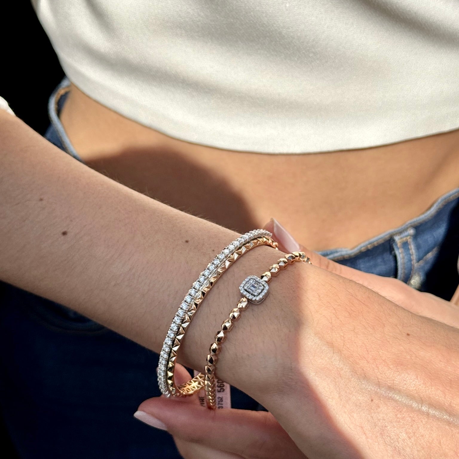 Geometric Baguette bileklik detay görünüm - 14K altın baget pırlanta - Ala Fine Jewelry