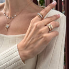 Twister Yüzük parmakta görünümü - 14K altın pırlanta yüzük