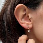 Petit Star küpe detay görünüm - 14K altın pırlanta yıldız küpe - Ala Fine Jewelry