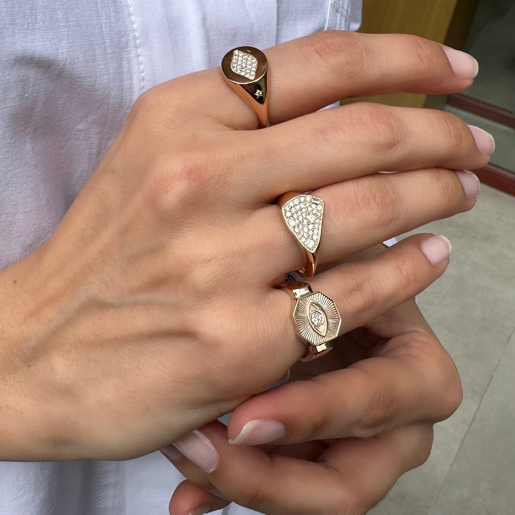 Glance yüzük detay görünüm - 14K altın baget pırlanta yüzük - Ala Fine Jewelry