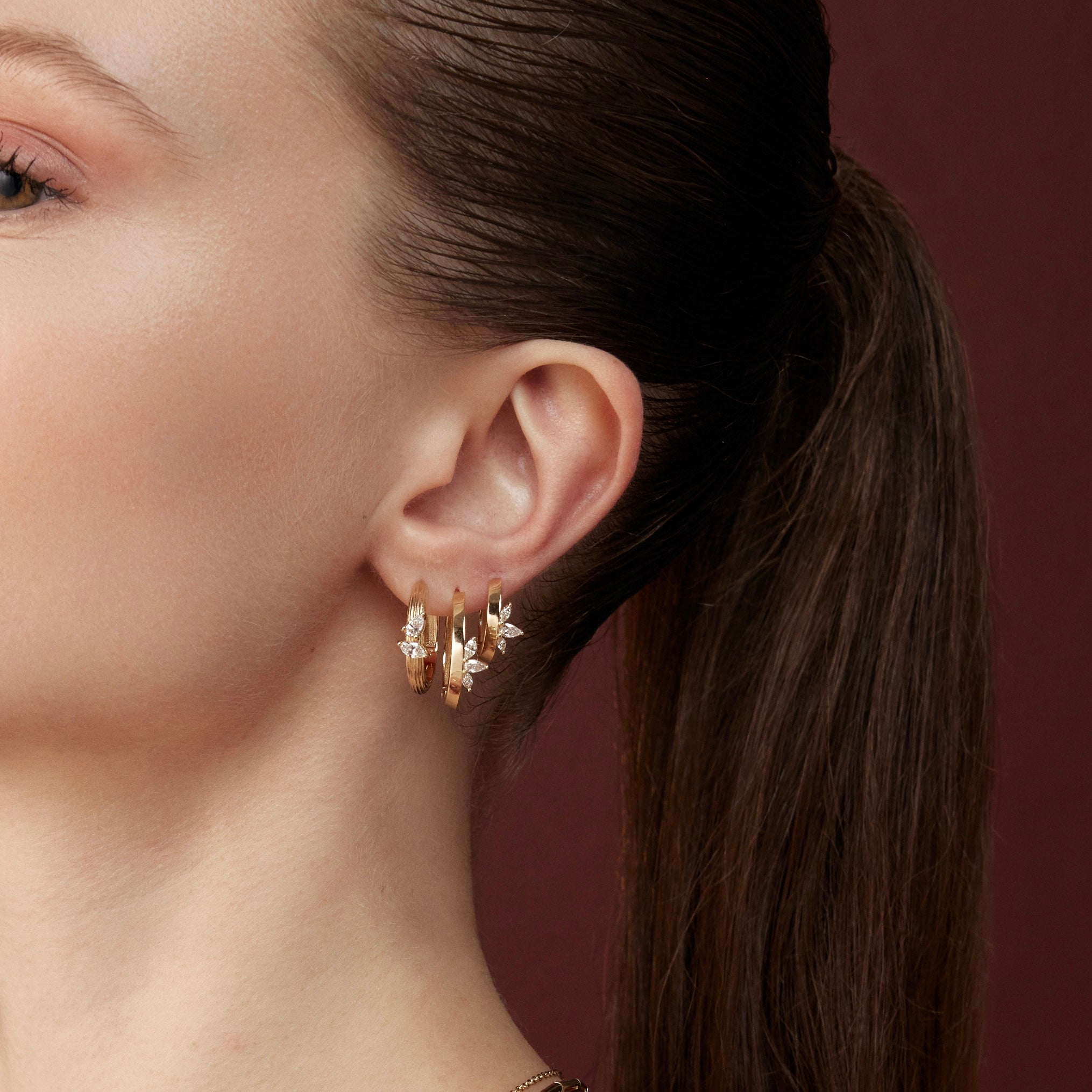 Celeste Midi küpe halka model yan profil pırlanta detay