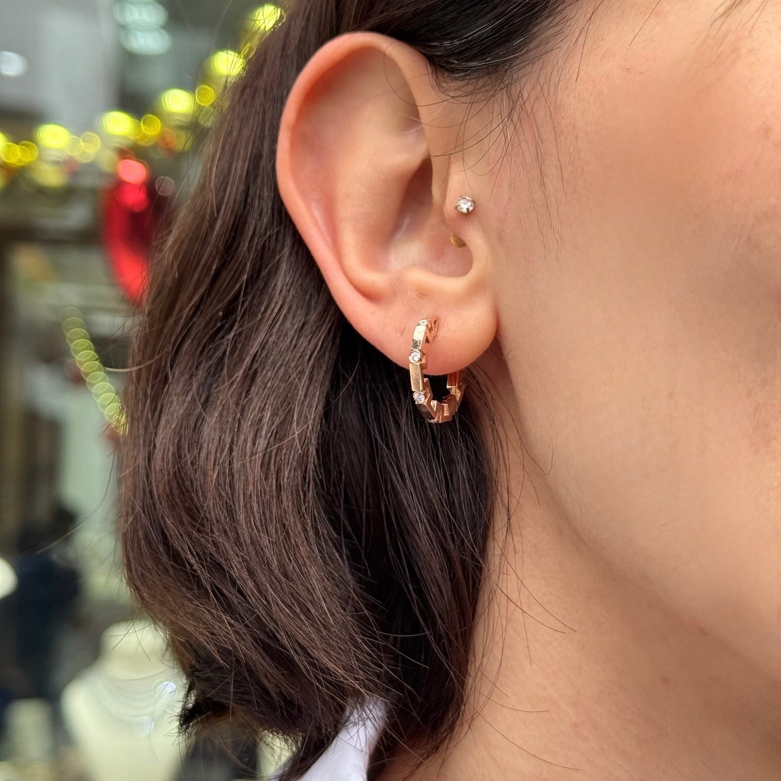 Maze küpe detay görünüm - 14K altın pırlanta küpe - Ala Fine Jewelry