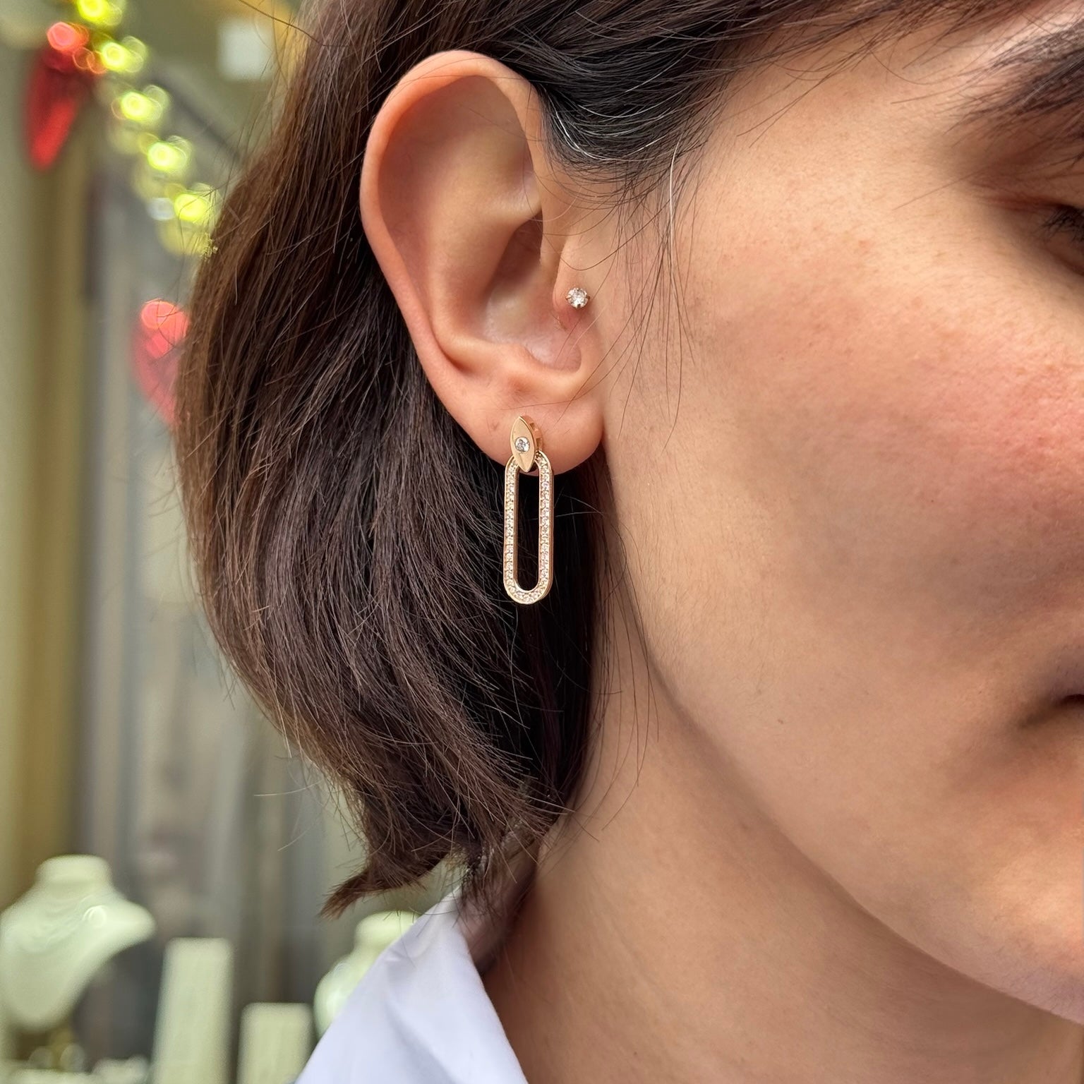 Regard küpe detay görünüm - 14K altın pırlanta küpe - Ala Fine Jewelry