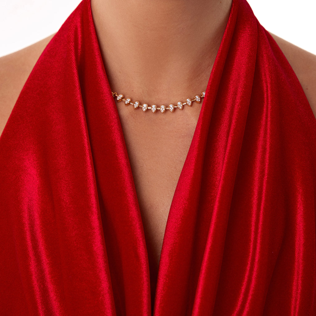 Beast kolye detay görünümü, 14K altın ve pırlanta işçiliği