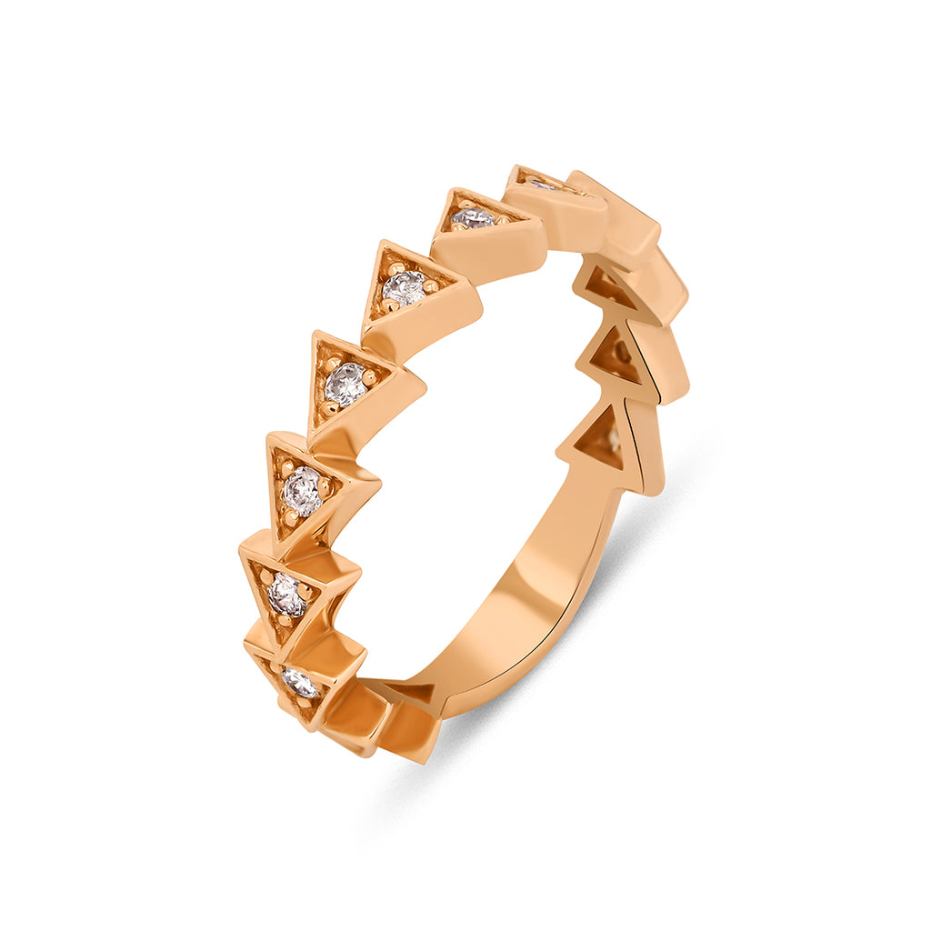 14K altın Triangular yüzük baget pırlanta detayları