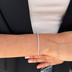 Diamor pırlanta bileklik kolda görünümü, 14K altın üzerinde parlak pırlanta dizilimi