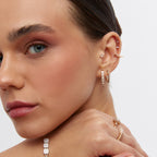 14K altın Node piercing - 6 taşlı pırlanta detaylı helix tragus piercing, kulakta görünüm
