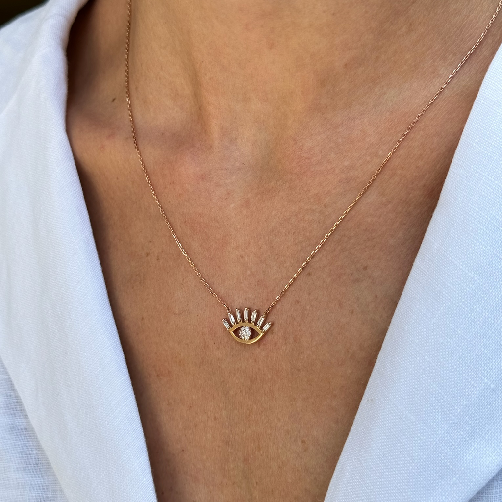 Pırlanta nazar boncuğu kolye boyunda görünümü - 14K altın el yapımı tasarım