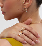 Path Yüzük parmakta görünümü - 14K altın pırlanta yüzük