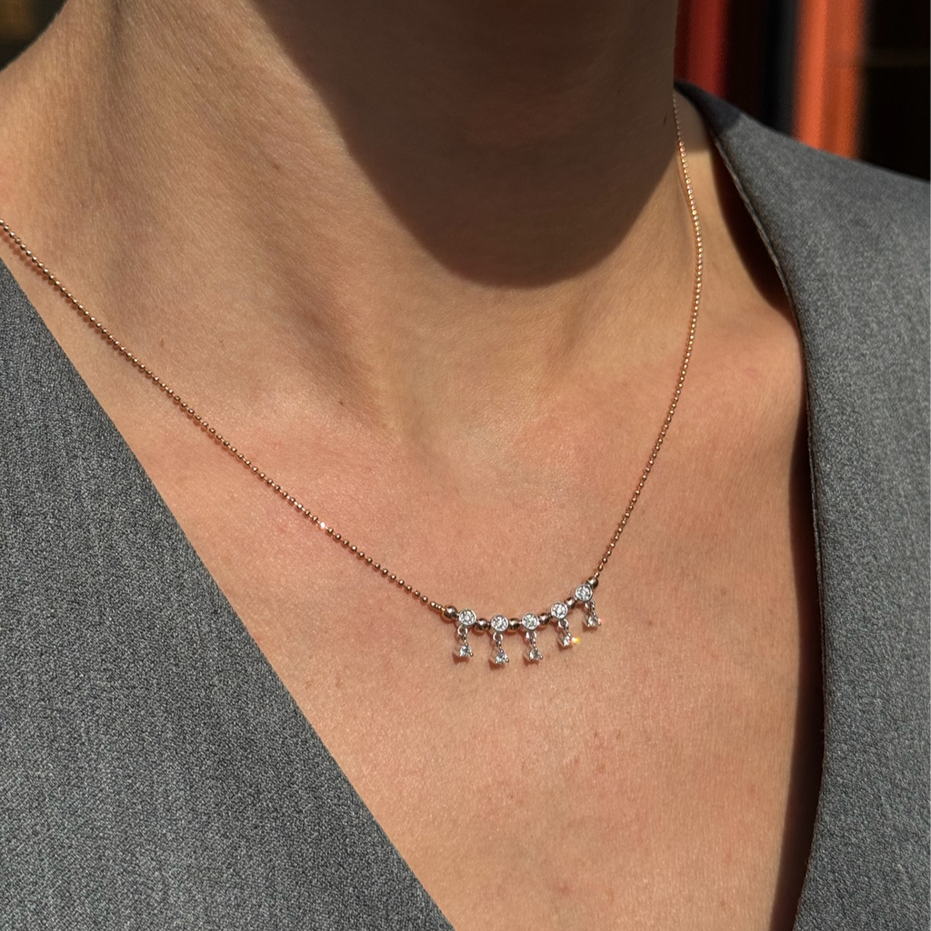 14K altın Mixed kolye pırlanta detayları model boynunda