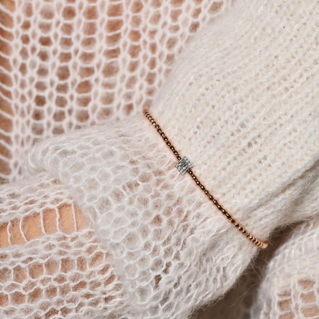 Bubble Baguette Bileklik bilekte görünümü - 14K altın pırlanta bileklik