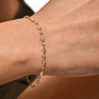 Baklawa Bileklik bilekte görünümü - 14K altın pırlanta bileklik