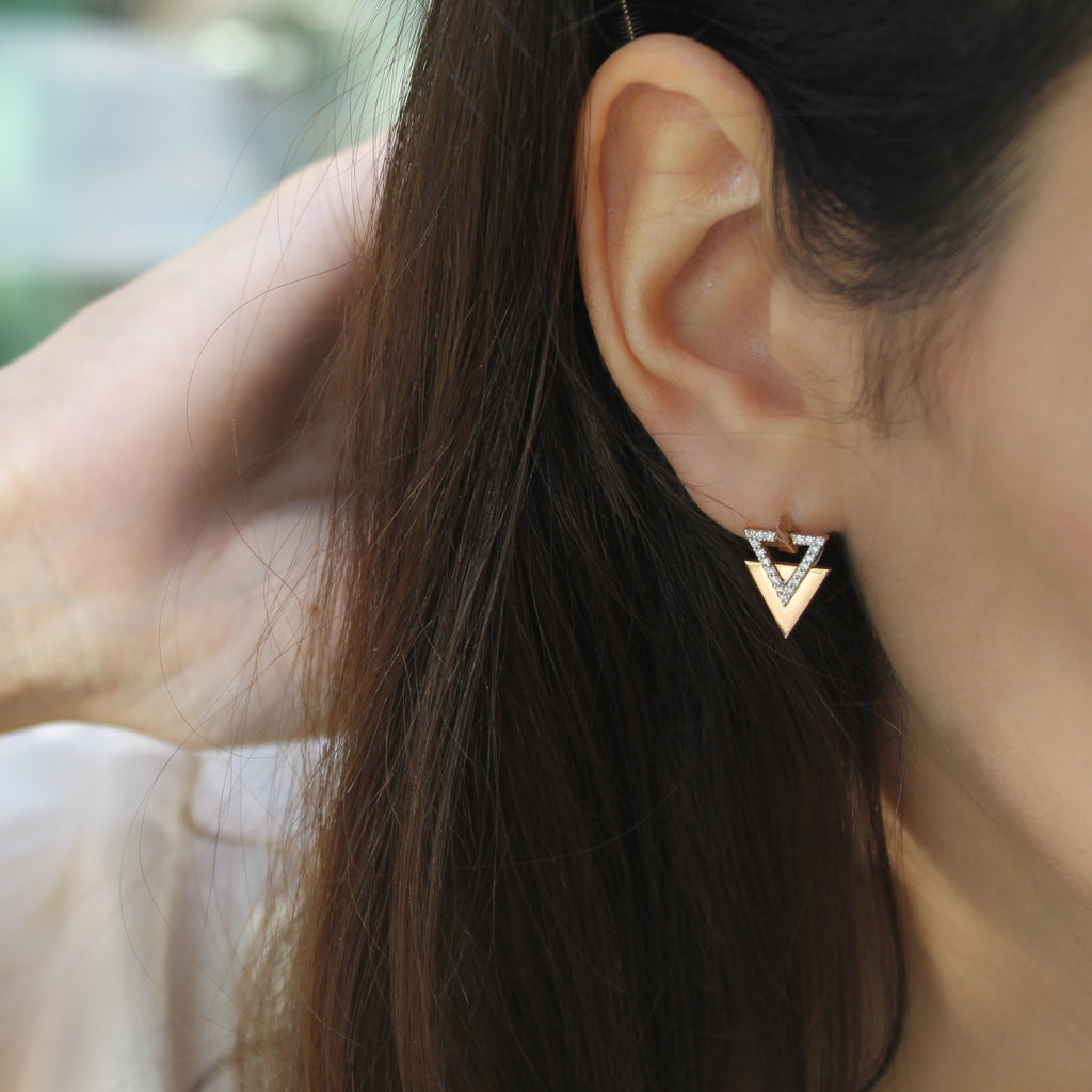 Trios Küpe kulakta görünümü - 14K altın pırlanta küpe