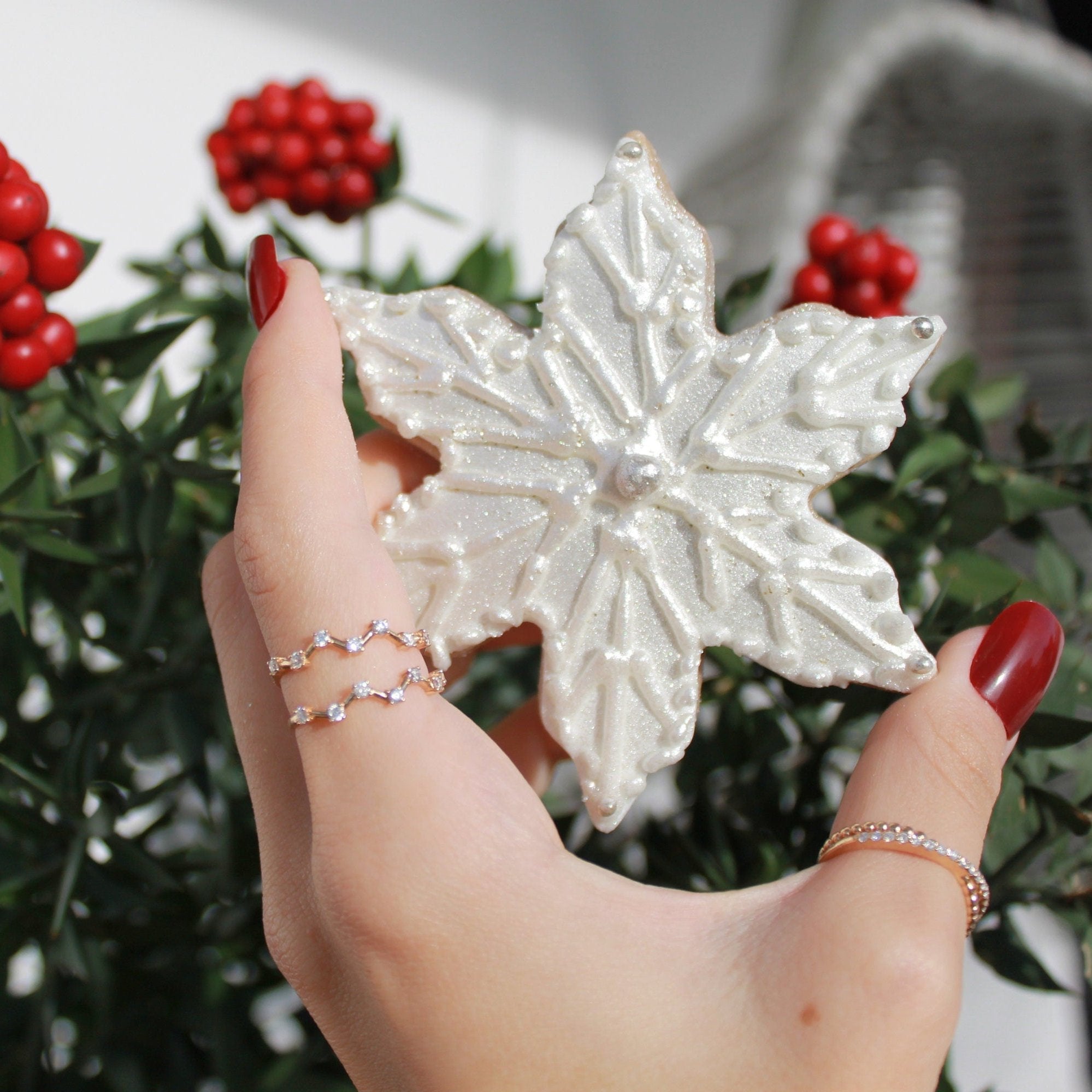 Zigzag Yüzük parmakta görünümü - 14K altın pırlanta zigzag yüzük