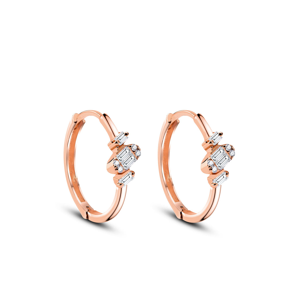 Baguette Huggie Küpe detay görünümü - 14K altın baget pırlanta halka küpe