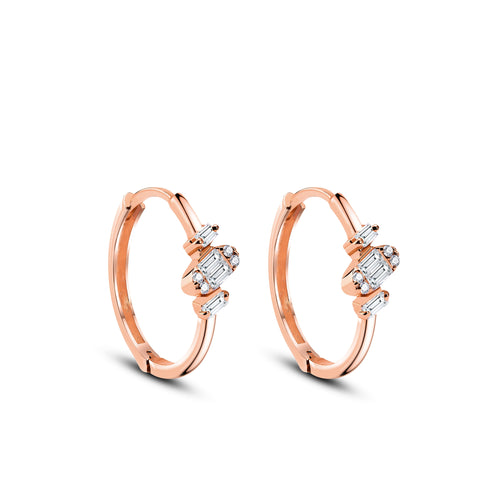 Baguette Huggie Küpe detay görünümü - 14K altın baget pırlanta halka küpe