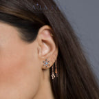 Feather piercing kulak üzerinde görünüm - tüy detay