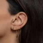 Entwined Piercing kulakta görünümü - 14K altın pırlanta sarmaşık piercing