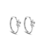 Baguette Huggie Küpe detay görünümü - 14K altın baget pırlanta halka küpe