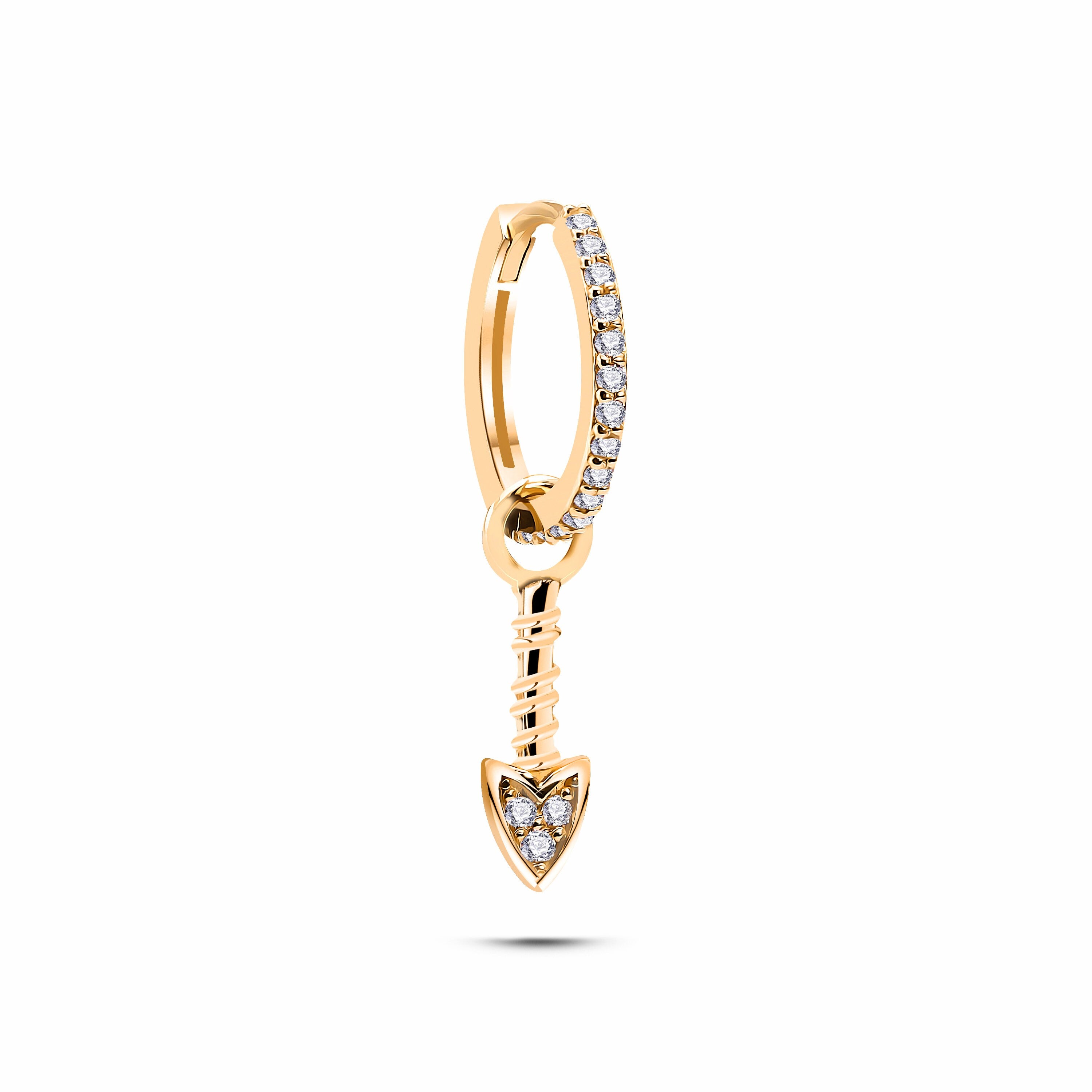 Dancing Arrow Küpe detay görünümü - 14K altın pırlanta ok sallantılı küpe