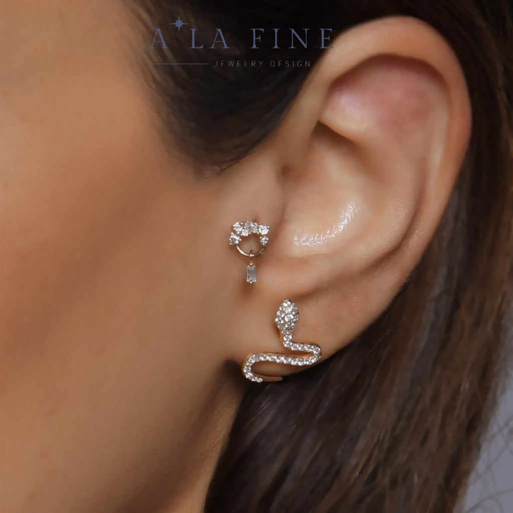 Queen Diamond piercing kulakta görünümü - 14K altın ve pırlanta