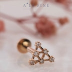 Diamond Triangle Gold Piercing detay görünümü - 14K altın pırlanta üçgen piercing