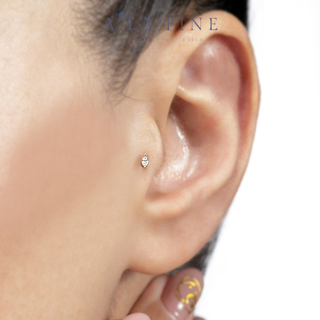Marquise diamond piercing kulakta görünümü - 14K altın ve pırlanta