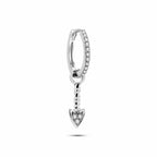 Dancing Arrow Küpe detay görünümü - 14K altın pırlanta ok sallantılı küpe