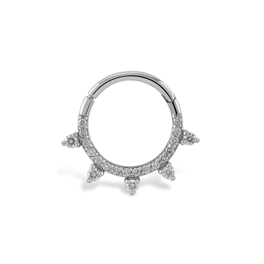 Septum Gold Piercing detay görünümü - 14K altın pırlanta septum piercing