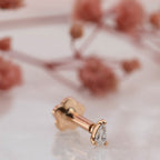 Single Drop Diamond Gold Piercing detay görünümü - 14K altın pırlanta damla piercing