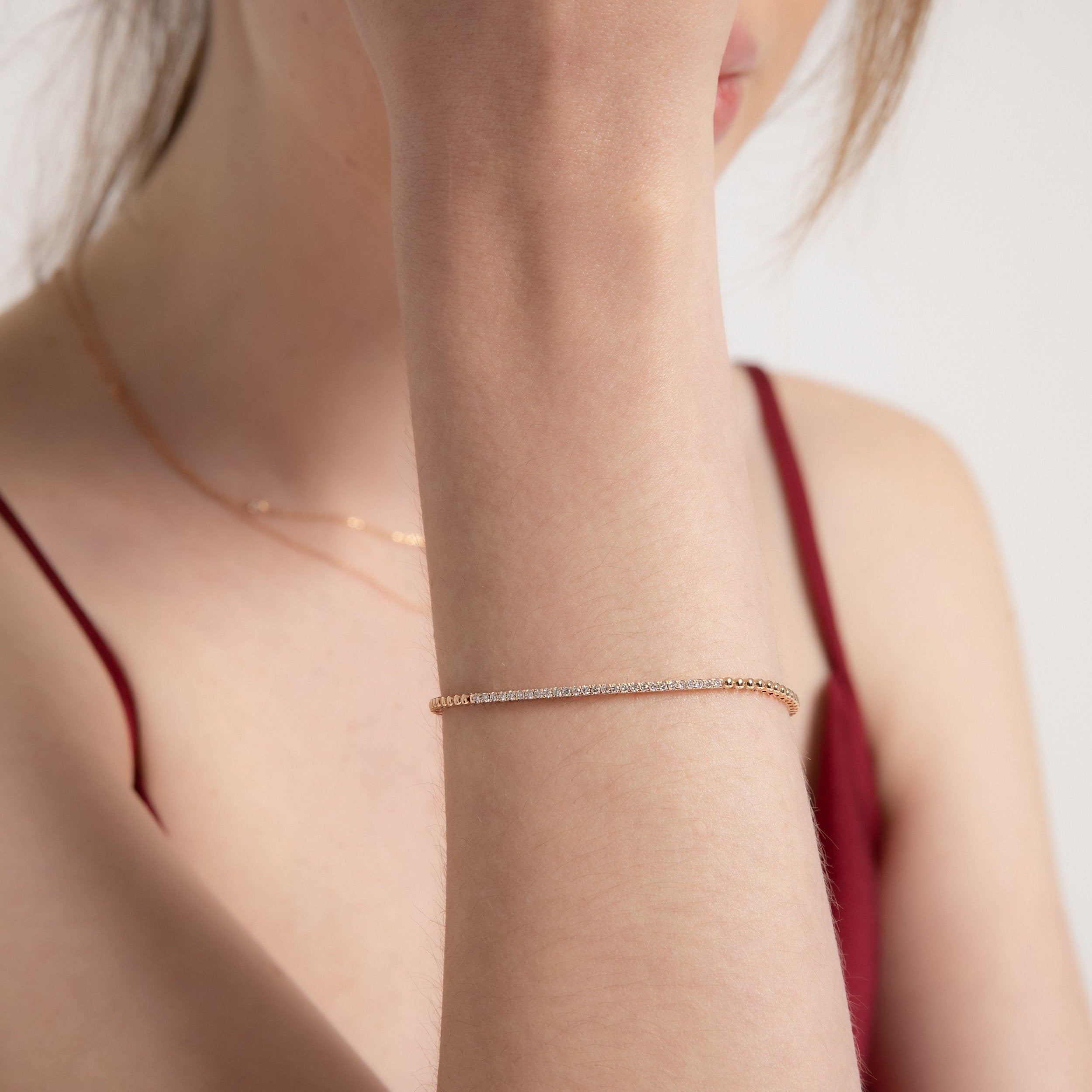 Modern Suyolu Bileklik bilekte görünümü - 14K altın pırlanta suyolu bileklik