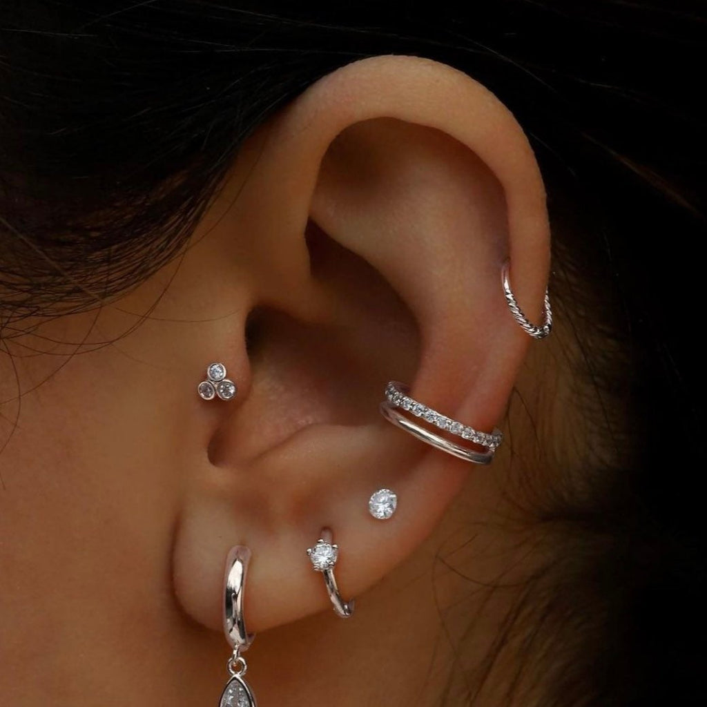 Tropo Piercing kulakta görünümü - 14K altın pırlanta piercing