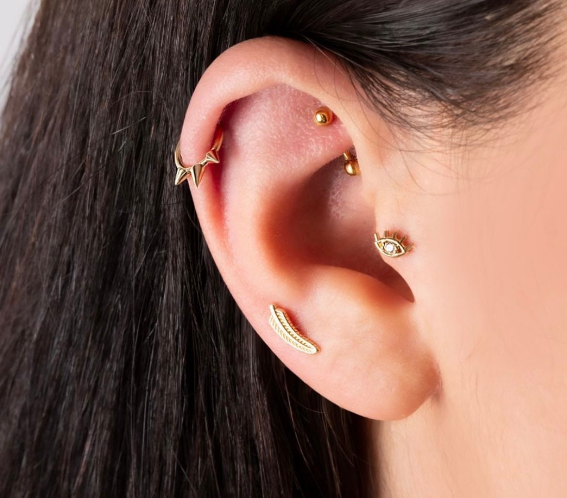 Mini Evil Eye Piercing kulakta görünüm - 14K altın pırlanta nazar boncuğu piercing