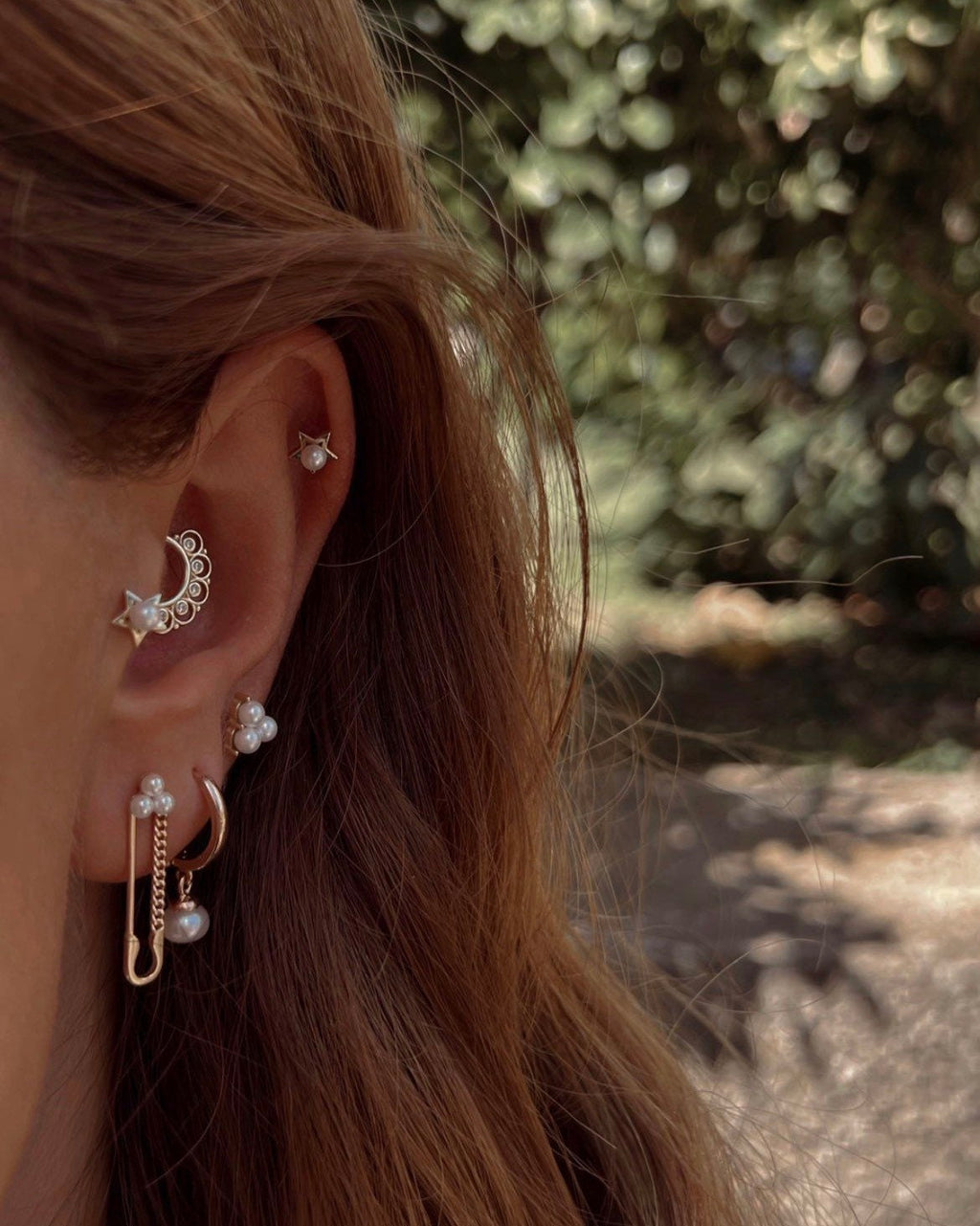 Curtain pırlanta taşlı 14K altın piercing - helix ve cartilage için kulakta görünüm